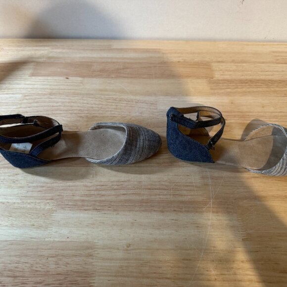 Girls American Eagle Strappy Blue Denim-Look Flat - Picture 3 of 5